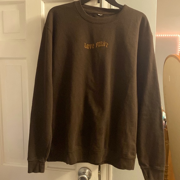 Love first Crewneck - Picture 1 of 1